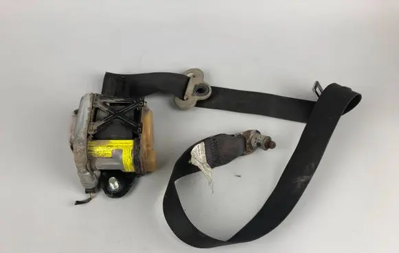 Subaru Impreza III Front seatbelt C9343HR07