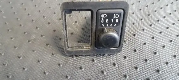 Nissan Almera Headlight level height control switch