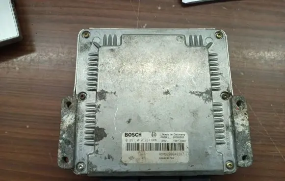 Renault Laguna II Engine control unit/module 8200048297 8200183768 28SA5363