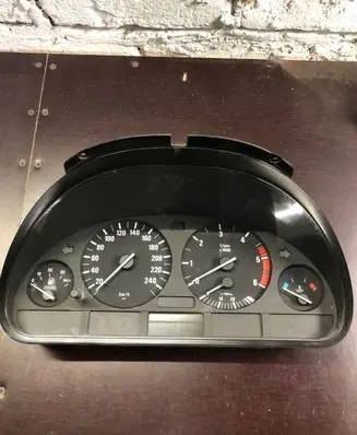 BMW 5 E39 Speedometer (instrument cluster) 110008735135