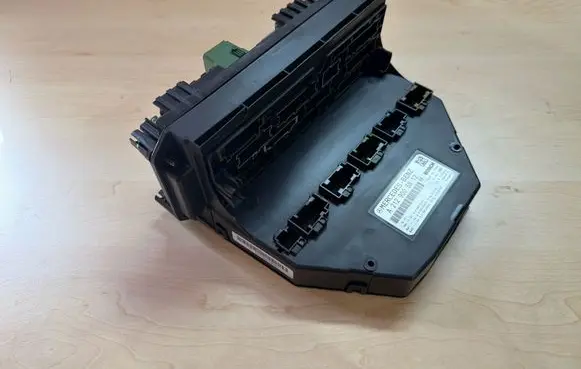 Mercedes-Benz C W204 SAM control unit A2129005812