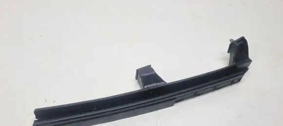 Renault Clio V Rear door windshield rail 821446352R