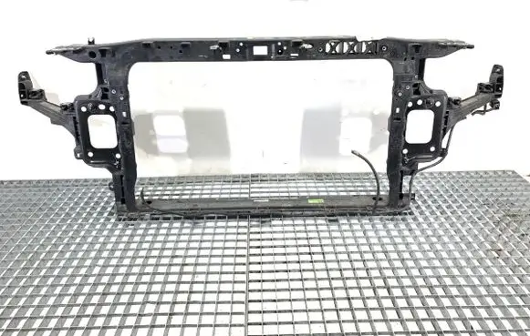 Hyundai i30 Front bodywork piece 64101G4000