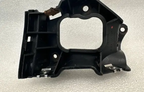 Audi A6 S6 C5 4B Fender mounting bracket 4B0853921B