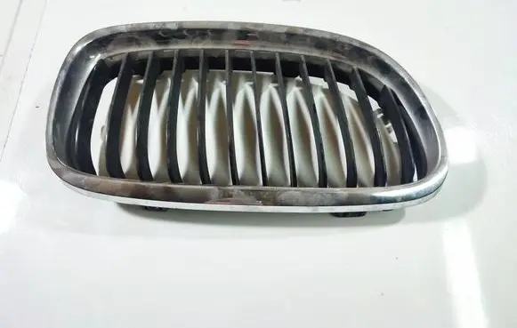BMW 3 E90 E91 Front bumper lower grill 51137201968 51.13-7201968