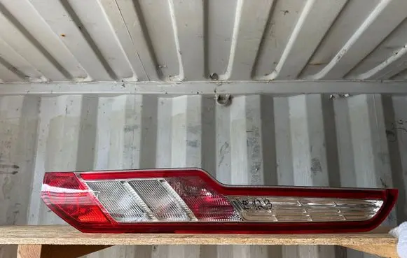Ford Tourneo Custom Rear/tail lights BK2113404AF