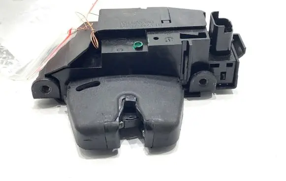 Citroen C4 II Picasso Tailgate exterior lock 9816195380