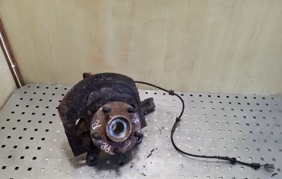 Nissan Qashqai+2 Front wheel hub