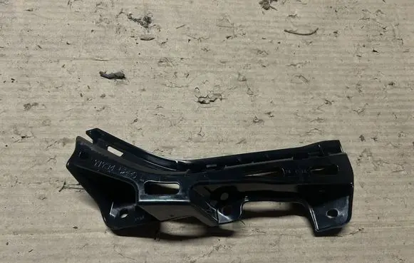 Suzuki Swift III Front bumper mounting bracket 7173452R0