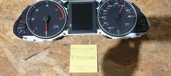 Audi A5 8T 8F Speedometer (instrument cluster) 8T0920981B