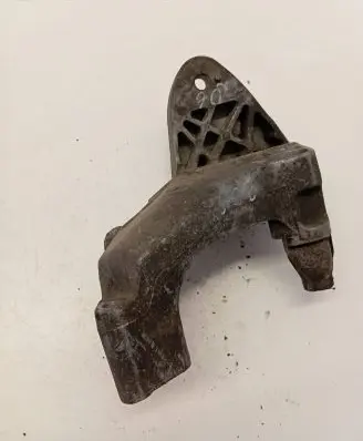 Volkswagen Transporter - Caravelle T5 Engine mounting bracket 038199207AF