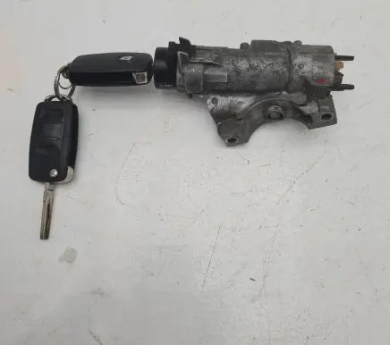 Audi A4 S4 B5 8D Ignition lock 4B0905851C