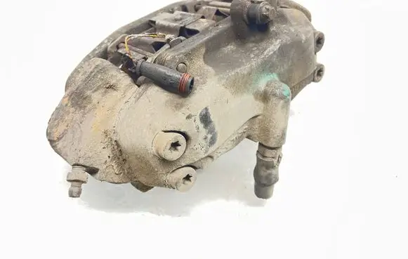 Mercedes-Benz E W211 Front brake caliper 20825301