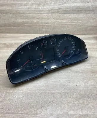 Audi A6 S6 C5 4B Speedometer (instrument cluster) 4B0919880G