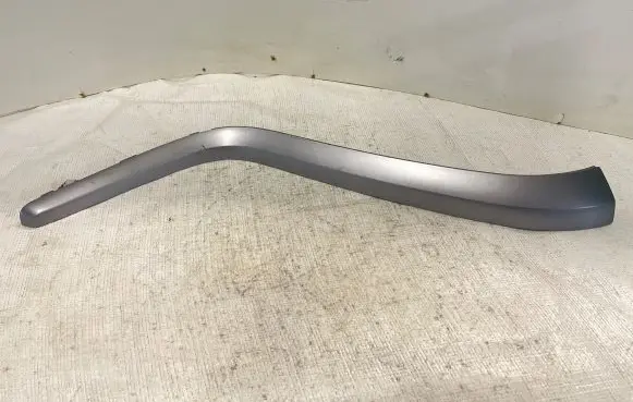Dashboard glove box trim