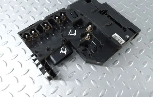 Mercedes-Benz E W212 Fuse module A2075401550 2075401550