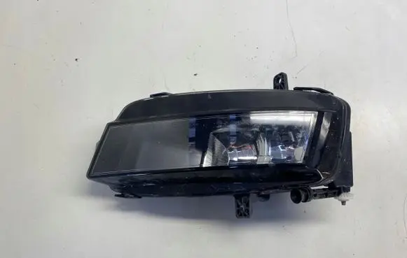 Volkswagen Golf VII Front fog light 