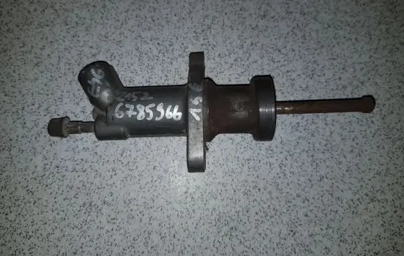 BMW 3 E46 Clutch master cylinder 21526785966 21526774267