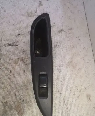 Nissan Primera Electric window control switch 82961AV760 25411AV600 C8DD705N