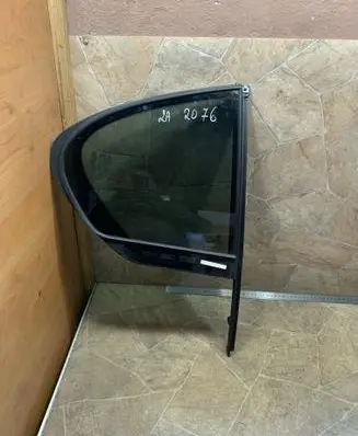 BMW 7 G11 G12 Rear side window 7373890