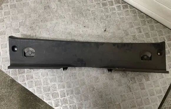 Toyota Avensis T270 Trunk/boot sill cover protection 5838705100