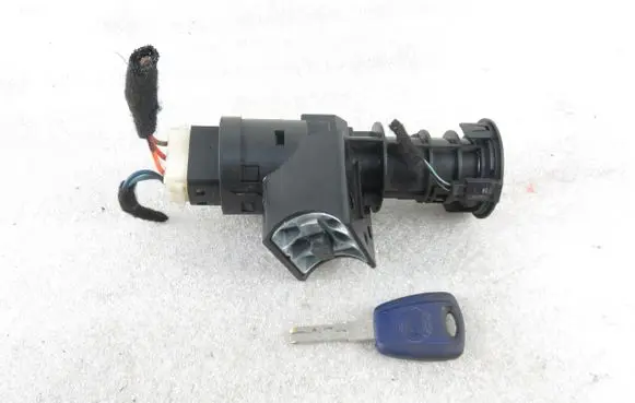 Fiat Panda II Ignition lock 05521B365 468453610