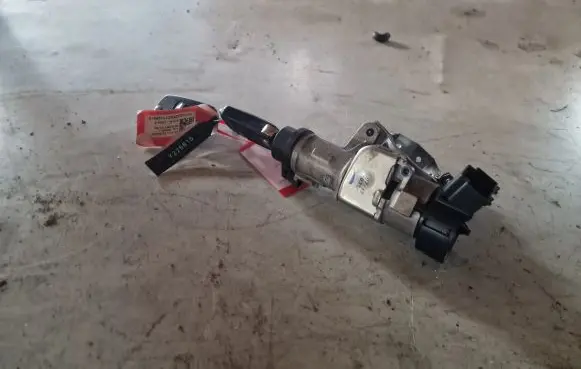 Volkswagen Polo V 6R Ignition lock
