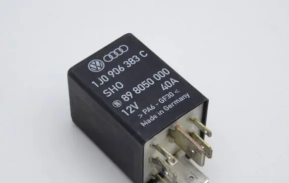 Volkswagen PASSAT B5 Other relay 1J0906383C