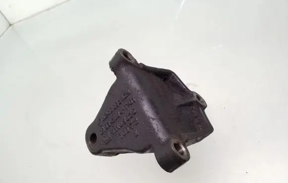 Opel Vivaro Engine mounting bracket 8200003829 91165625