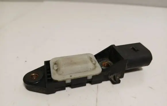 Mercedes-Benz E W211 Airbag deployment crash/impact sensor 0028201326