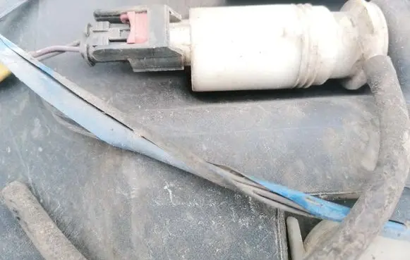 Chrysler Voyager Windscreen/windshield washer pump