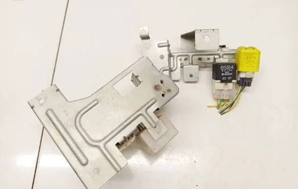Mazda Demio Fuse box set 3211215320 LC6266830