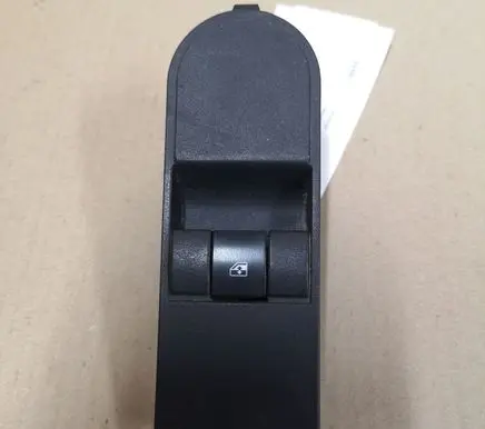 Opel Zafira B Electric window control switch 13228709