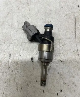 Nissan Juke I F15 Fuel injector 166001kc0a
