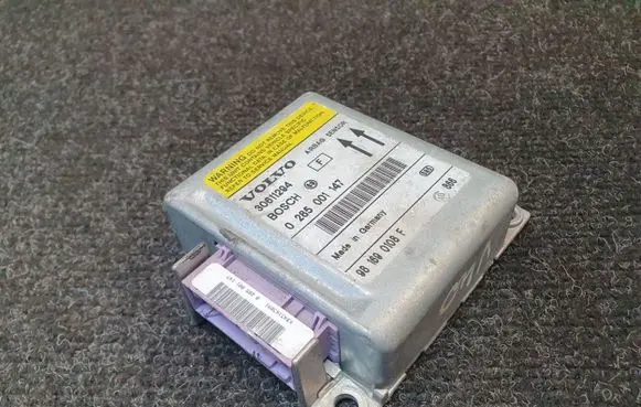 Volvo S40, V40 Airbag control unit/module 0285001147 981690108F