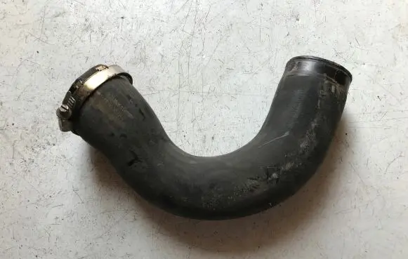 Intercooler hose/pipe
