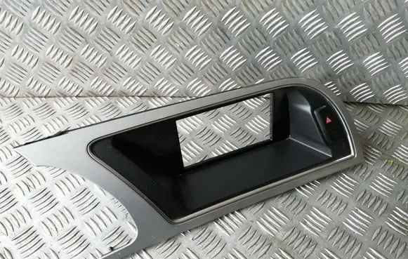 Audi A5 8T 8F Radio/GPS head unit trim 8T1857186G