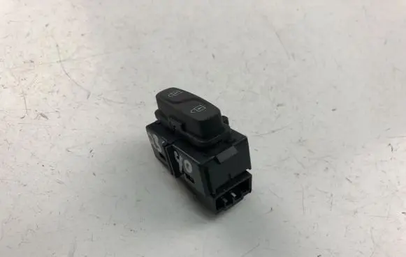 Volvo S80 Central locking switch button 31318987