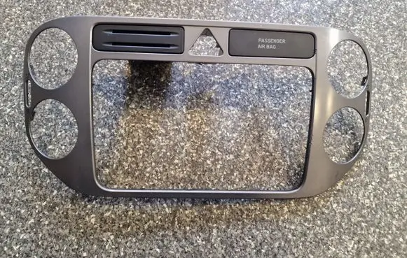 Volkswagen Tiguan Radio/GPS head unit trim 