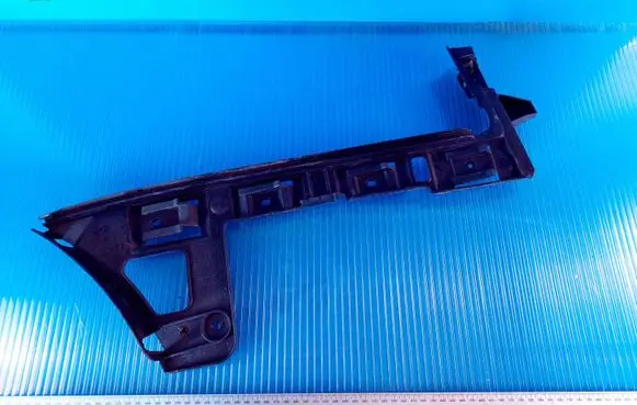 Volkswagen PASSAT B6 Front bumper mounting bracket 3C9807393