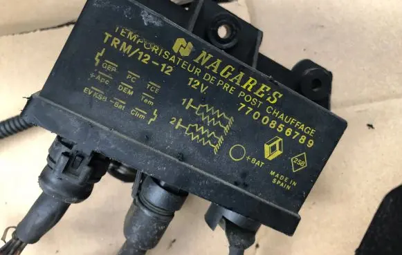 Renault 19 Glow plug pre-heat relay 7700856789