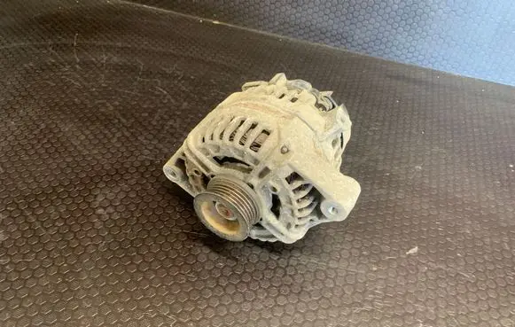 Opel Astra H Generator/alternator 0124425025 55556071