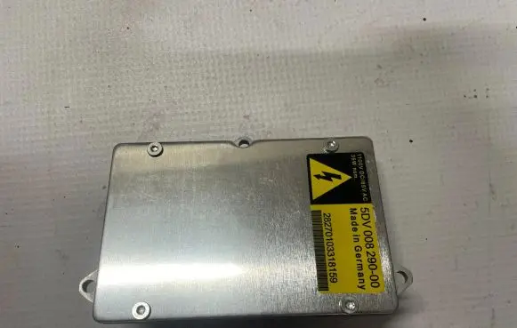 Opel Vectra C Headlight ballast module Xenon 28270103318159