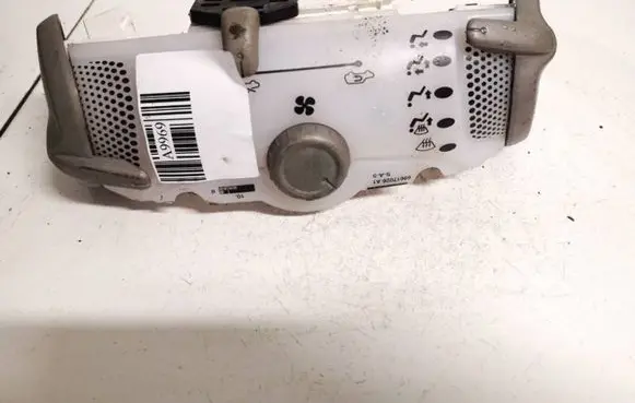 Toyota Aygo AB10 Climate control unit e1066531