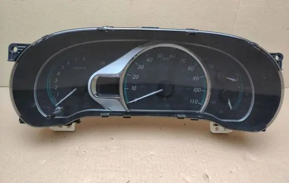 Toyota Sienna XL30 III Speedometer (instrument cluster) 83800-08370-00