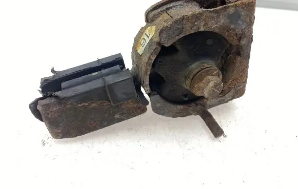 Toyota Corolla E120 E130 Engine mount bracket