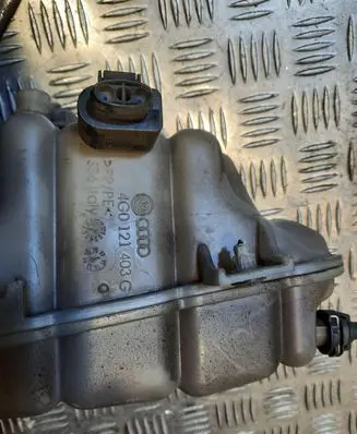 Audi A7 S7 4G Coolant expansion tank/reservoir 4G0121403G