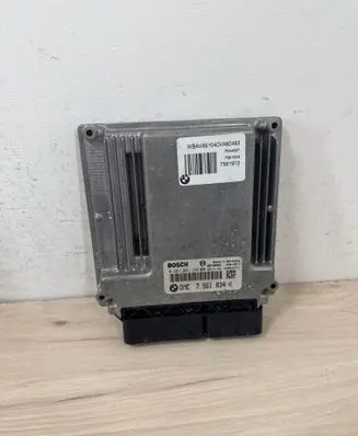 BMW 3 E90 E91 Engine control unit/module 1039S12711 7561834 0261201159
