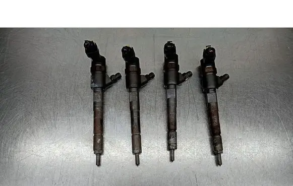 Opel Corsa D Fuel injectors set 0445110183