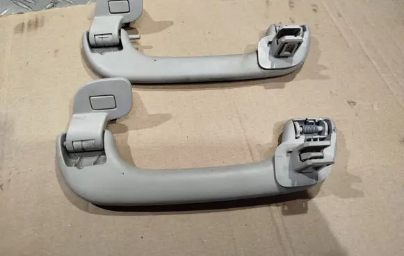 Renault Master III A set of handles for the ceiling 